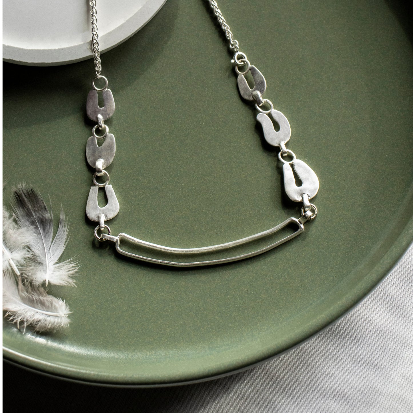 Traces Necklace